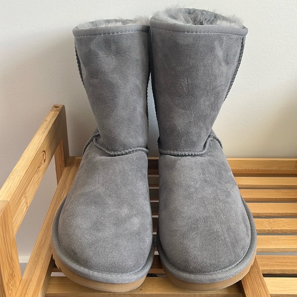 New Ugg classic short boot